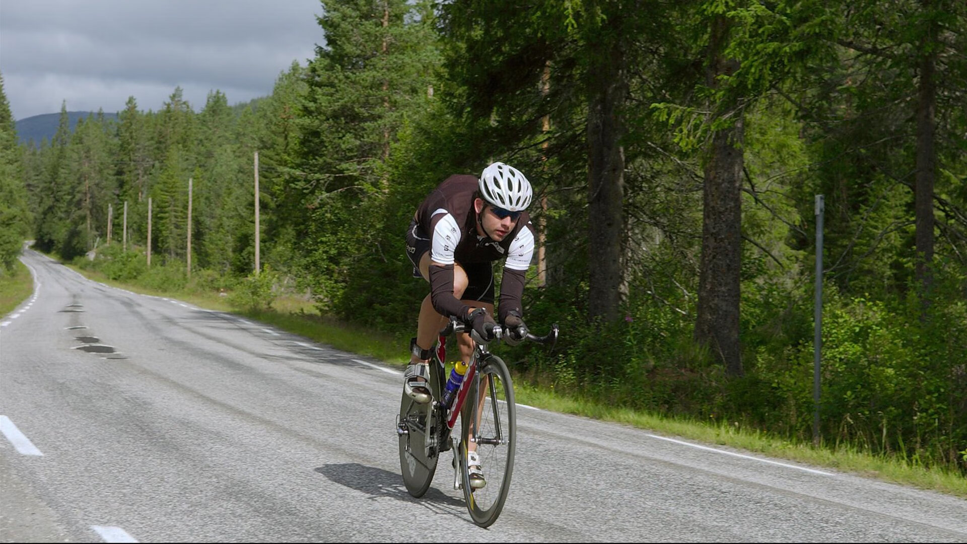 北欧与地中海的碰撞，奥斯梅恩闪耀全场，瑞典对阵摩纳哥的战术博弈